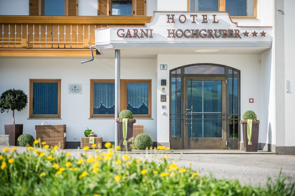 Hotel Garni Hochgruber Brunico Kültér fotó