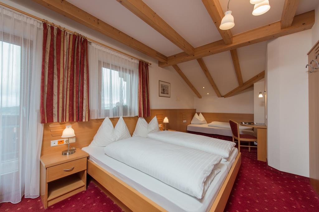 Hotel Garni Hochgruber Brunico Szoba fotó