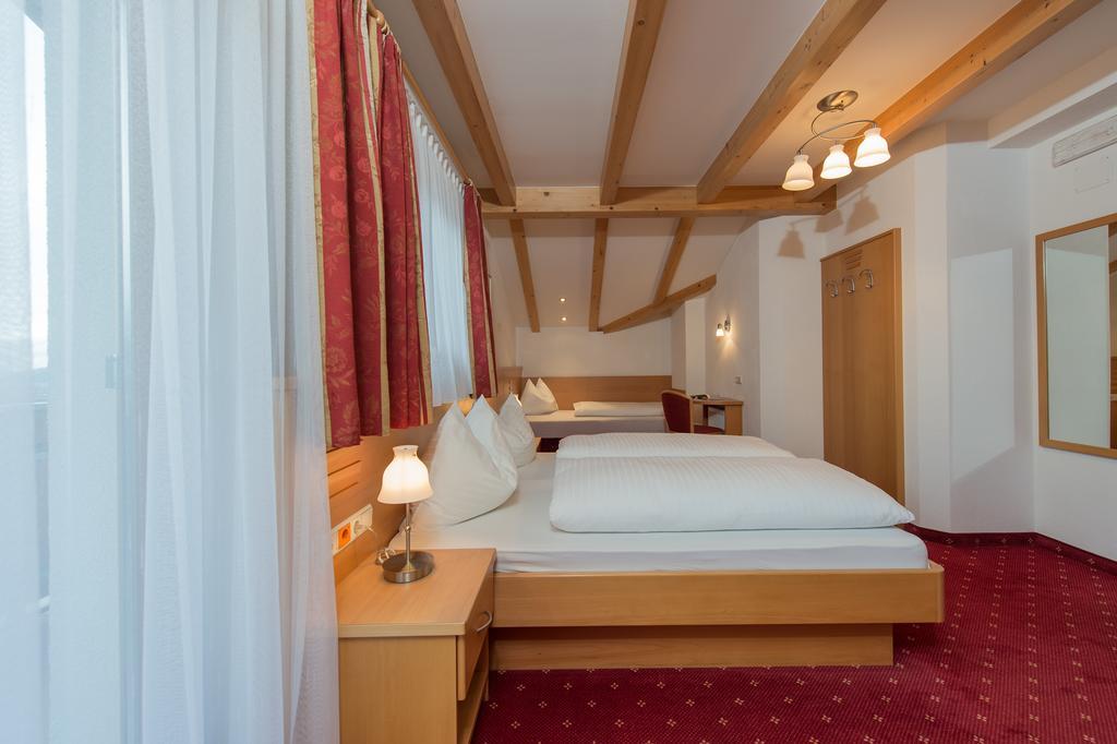 Hotel Garni Hochgruber Brunico Szoba fotó