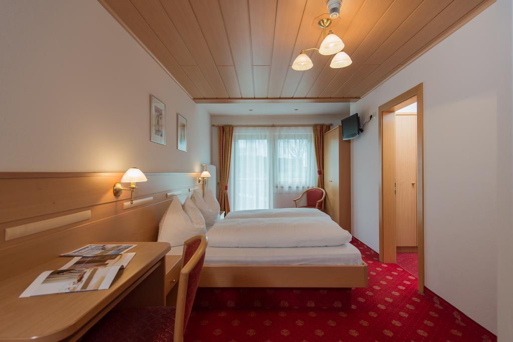 Hotel Garni Hochgruber Brunico Szoba fotó