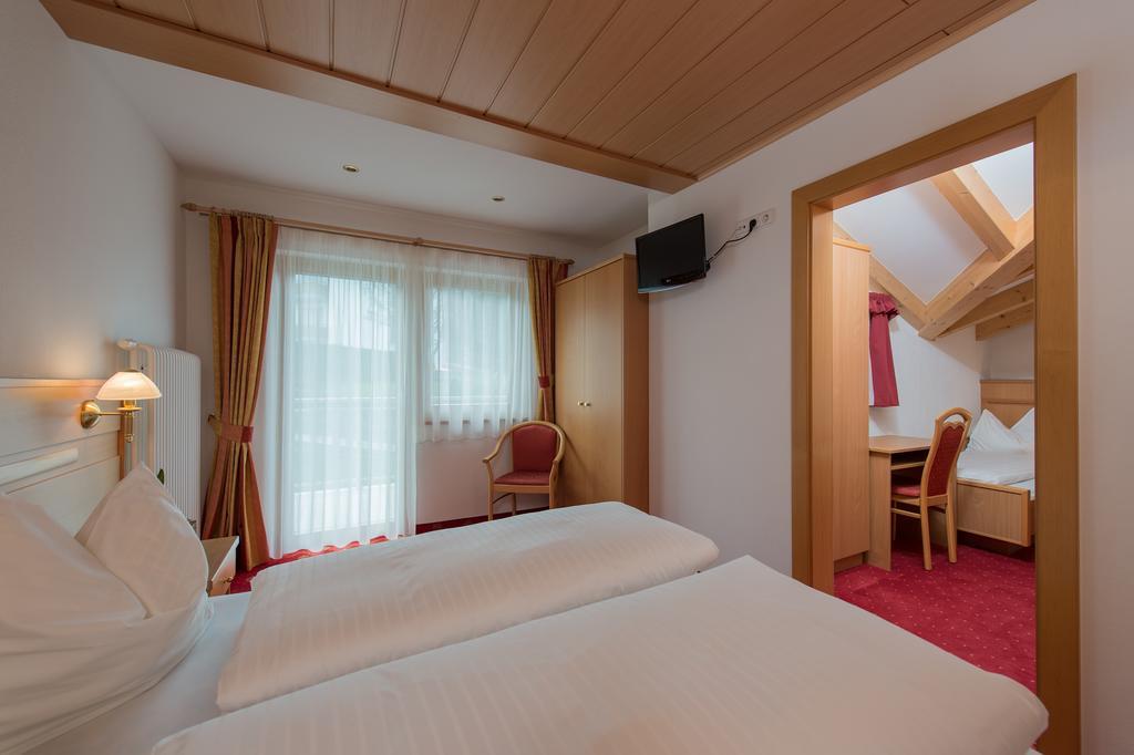 Hotel Garni Hochgruber Brunico Szoba fotó