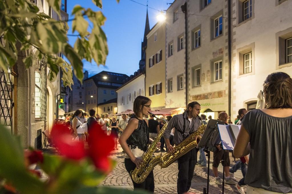 Hotel Garni Hochgruber Brunico Kültér fotó