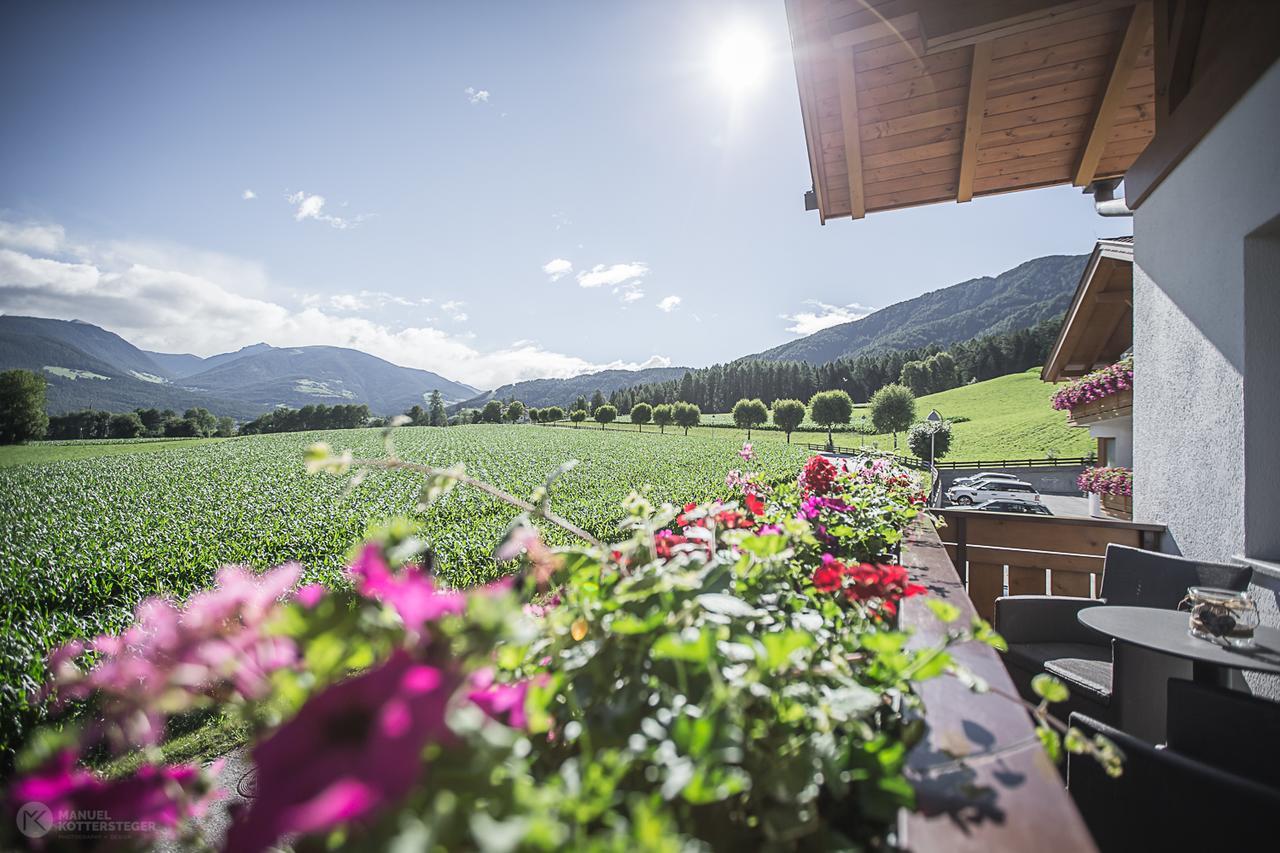 Hotel Garni Hochgruber Brunico Kültér fotó